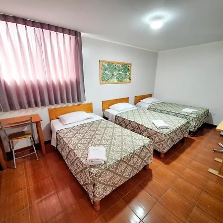Hostal Montecarlo-3